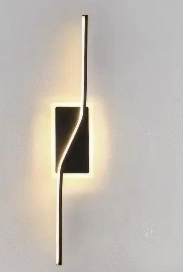 CurveEdge Vertical LED Wall Light - Image 3